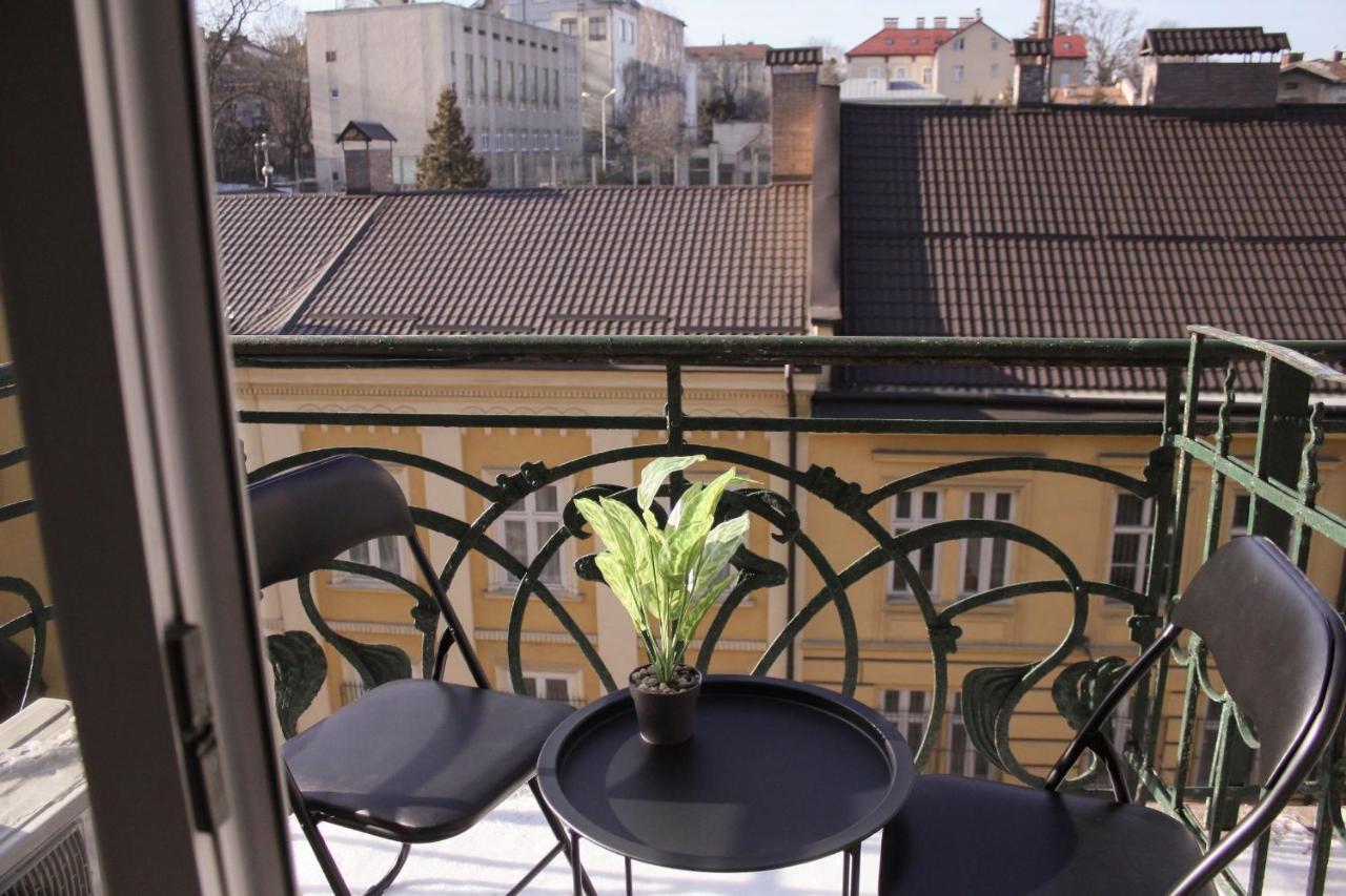 Dimitris Apartment Lviv Bagian luar foto