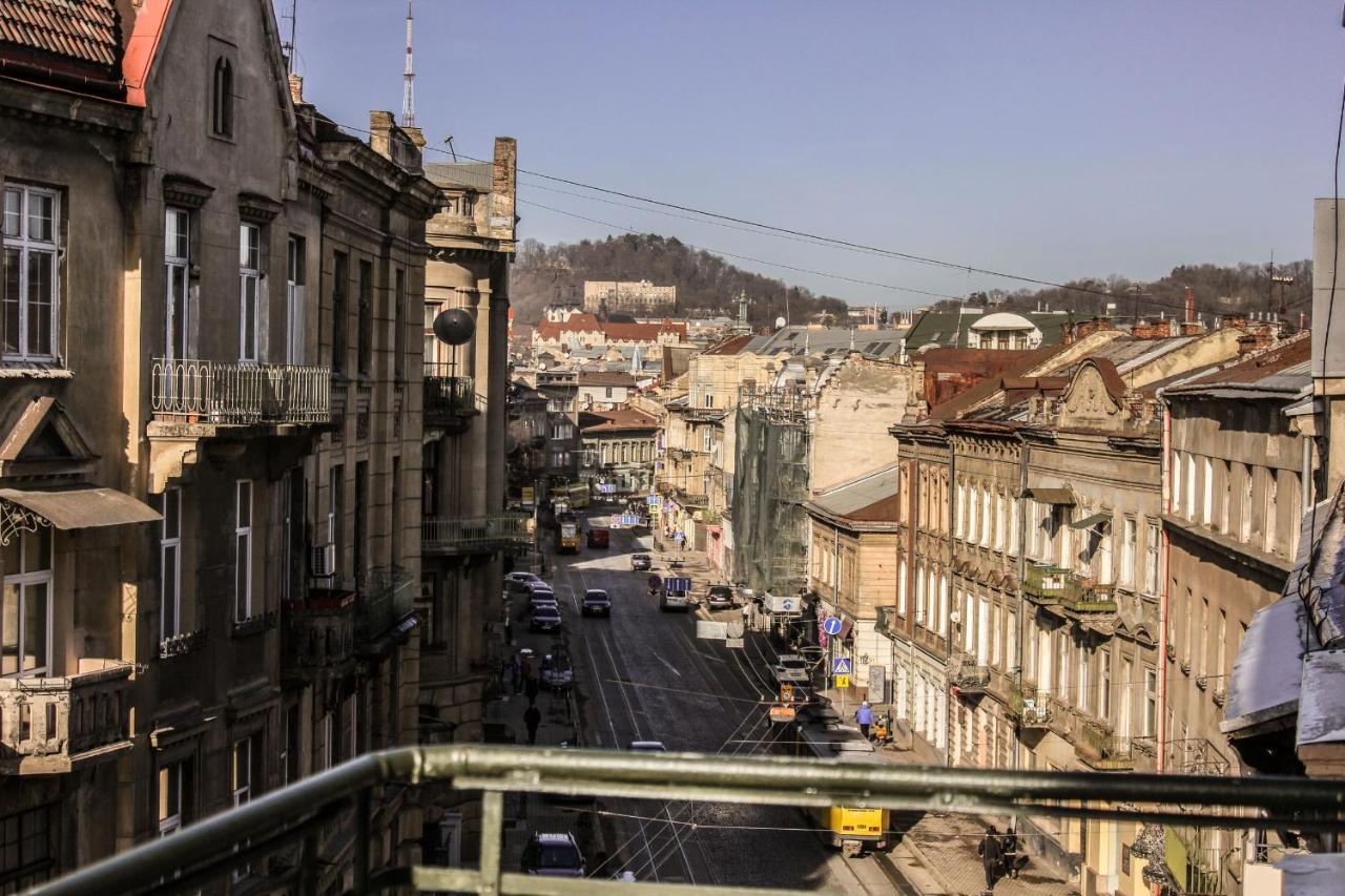 Dimitris Apartment Lviv Bagian luar foto
